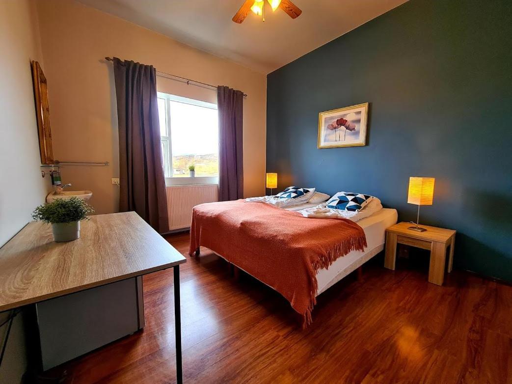 Hlin Guesthouse วาร์มาห์ลิด ภายนอก รูปภาพ