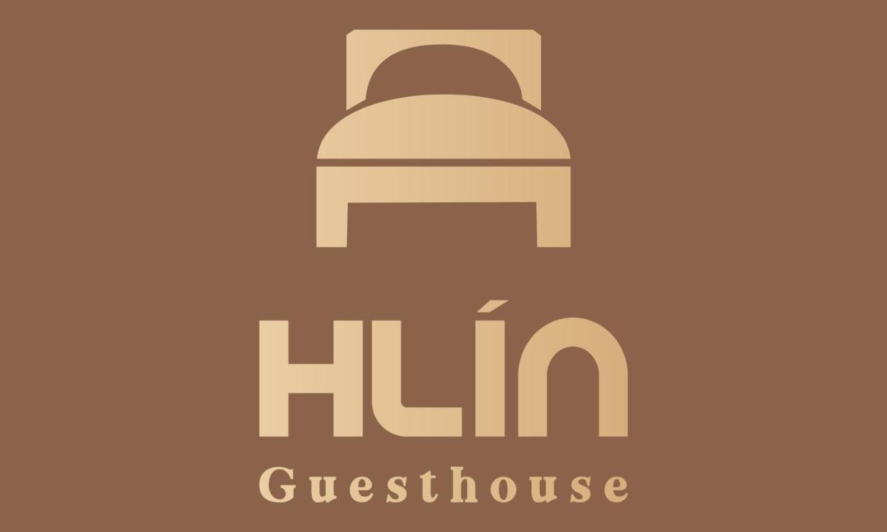 Hlin Guesthouse วาร์มาห์ลิด ภายนอก รูปภาพ
